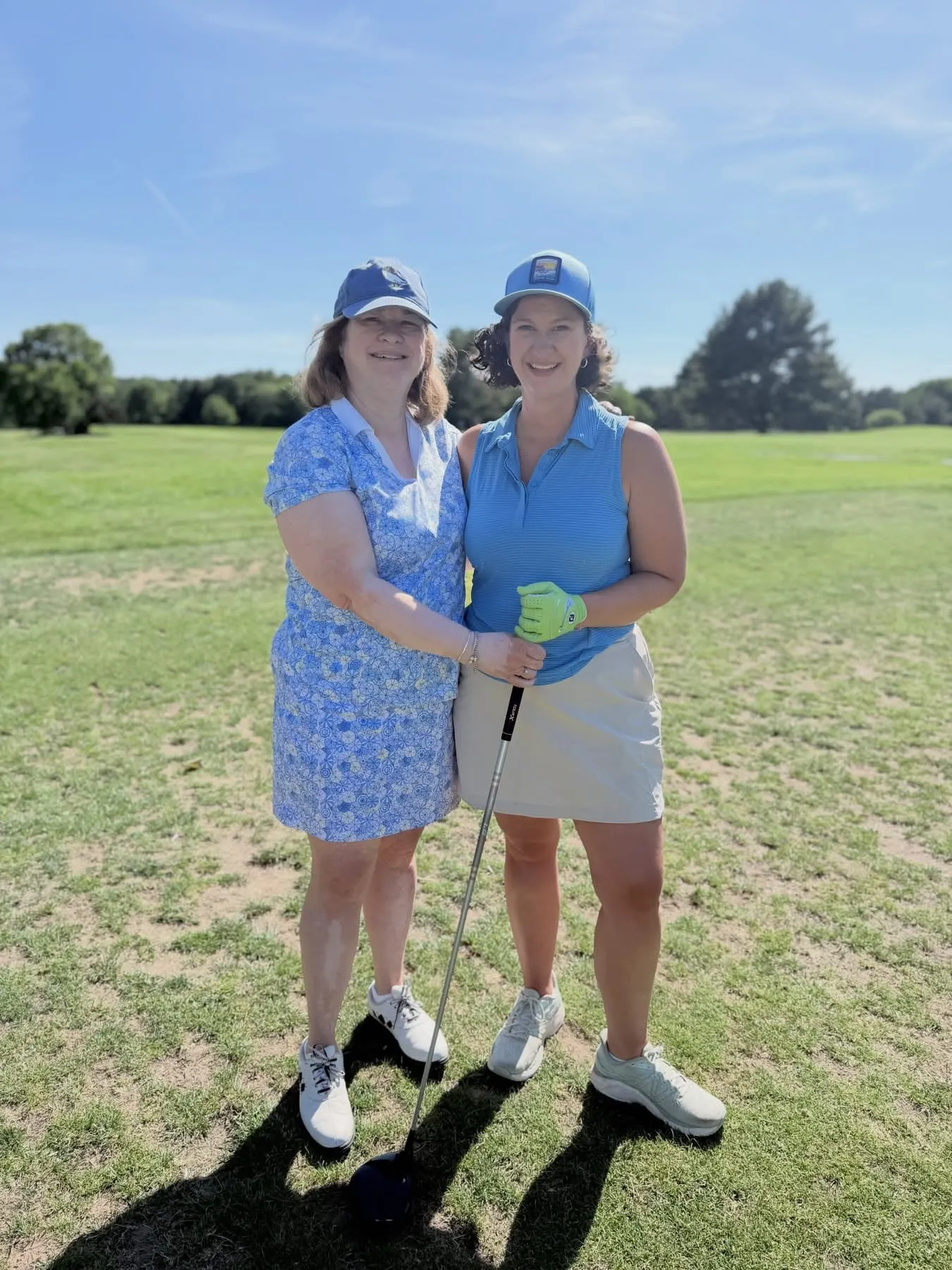 Cover image for Moms, Daughters, and Golf
